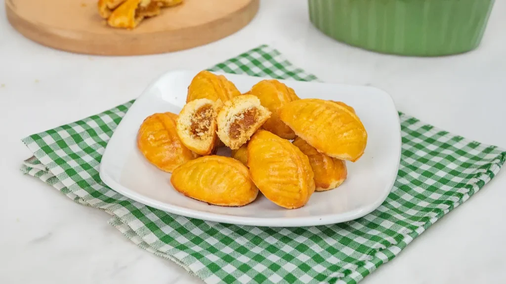 Taiwanese nastar pineapple cookies filled with jam, made using non dairy creamer for a rich, buttery texture in bakery applications
